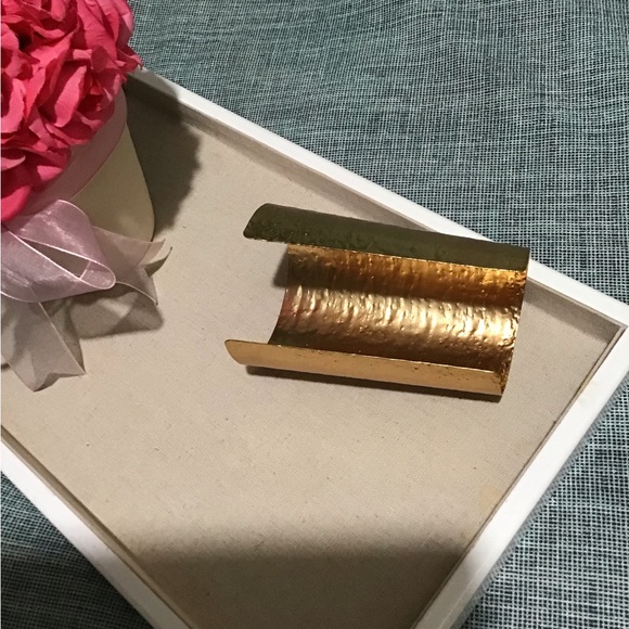 ZARA Large Hammer Gold Tone Bracelet.Brand New Very Beautiful!🌺🌸 - Picture 5 of 5